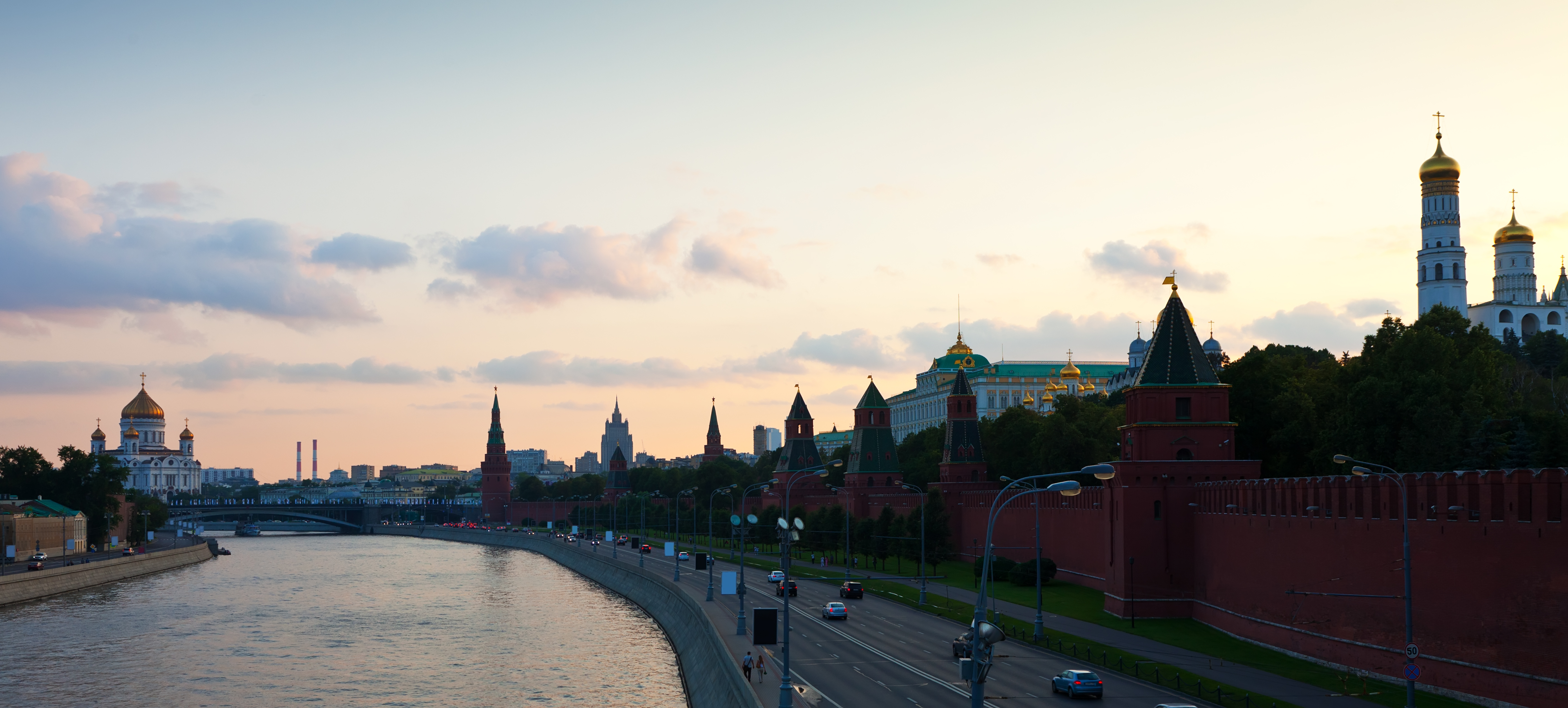 У Москвы-реки праздник