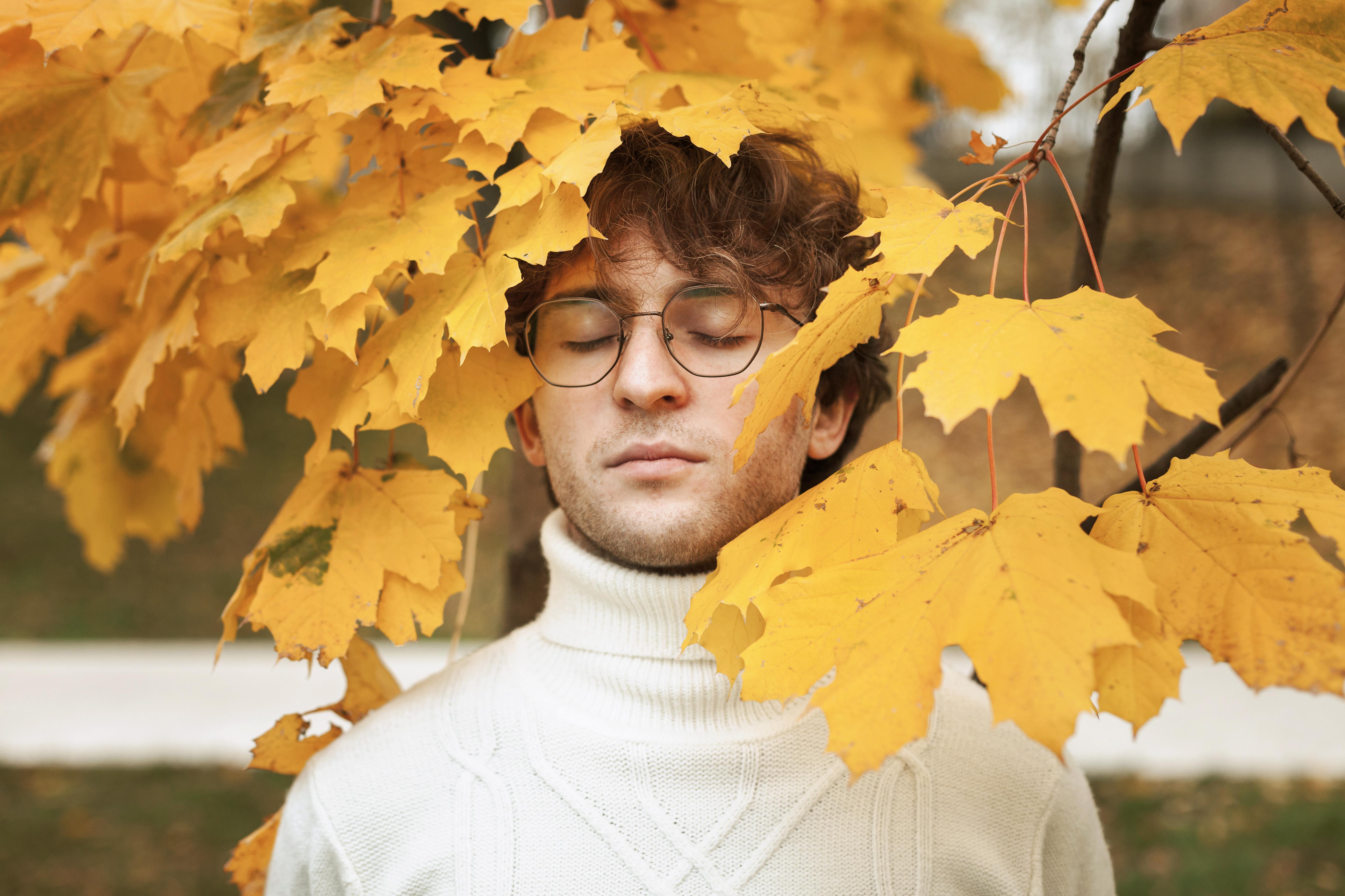 Почему осенью и зимой нас клонит в дрему и как вернуть бодрость